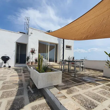 Grande Casa Con Terrazza Al Centro Di Διαμέρισμα *