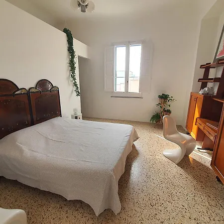 Grande Casa Con Terrazza Al Centro Di 아파트 나르도