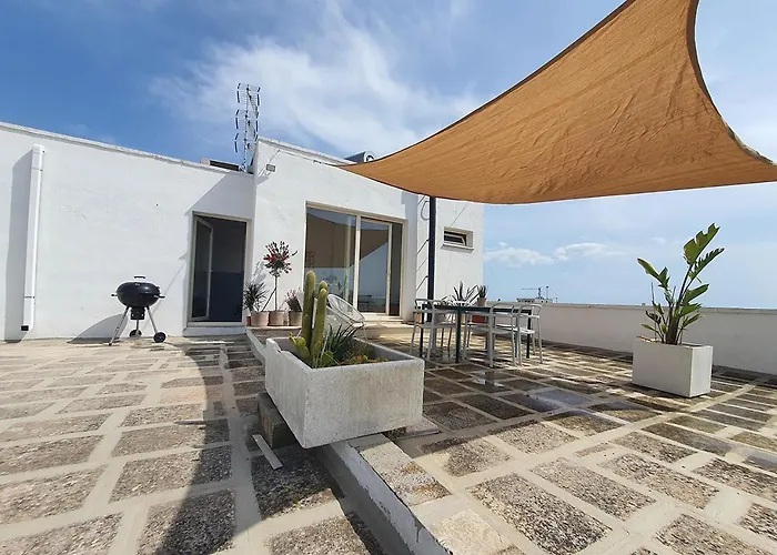 Grande Casa Con Terrazza Al Centro Di 아파트 *