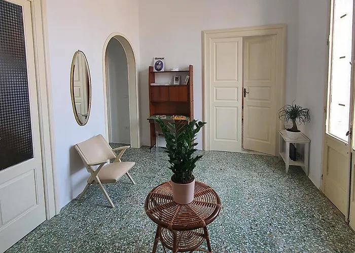 Grande Casa Con Terrazza Al Centro Di 나르도