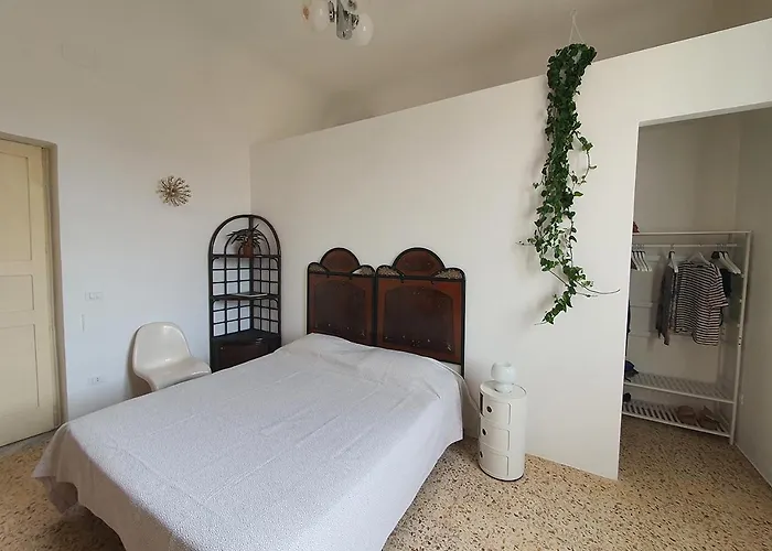 Grande Casa Con Terrazza Al Centro Di 아파트 *